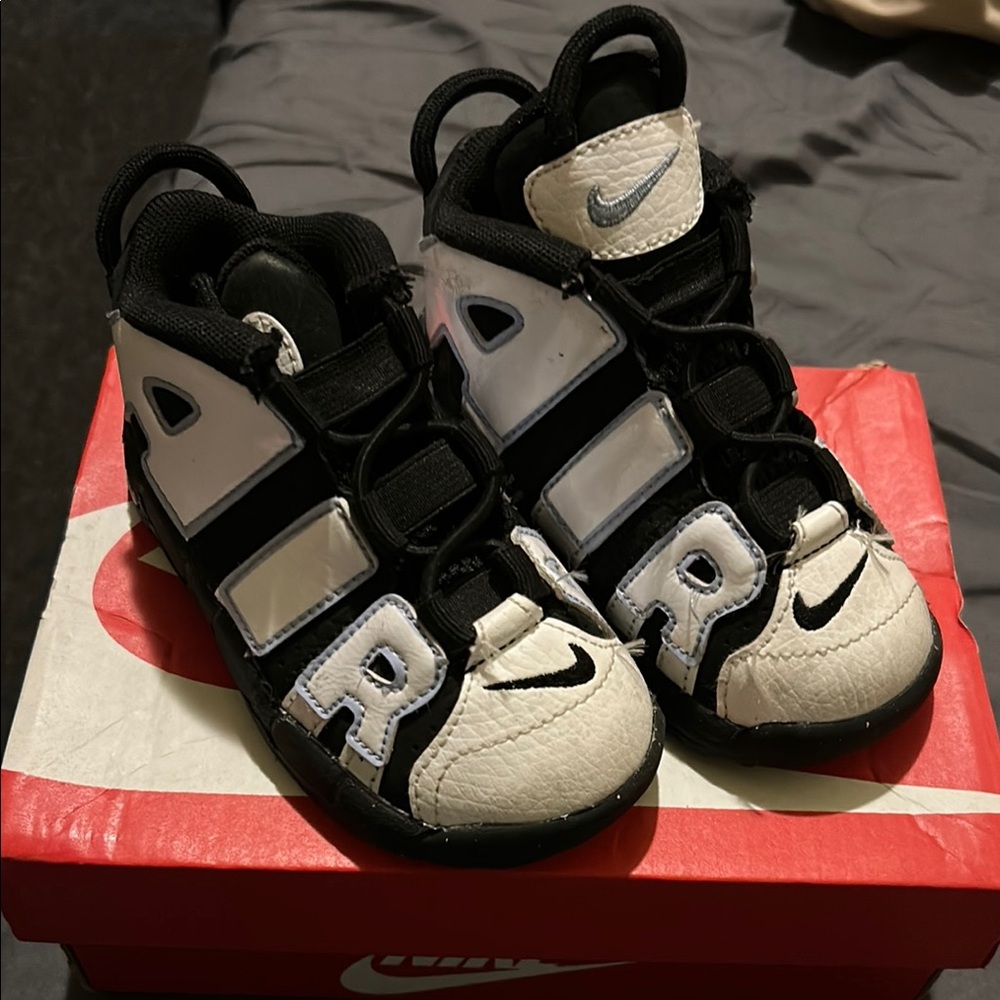 Nike Kids Black and White Sneakers